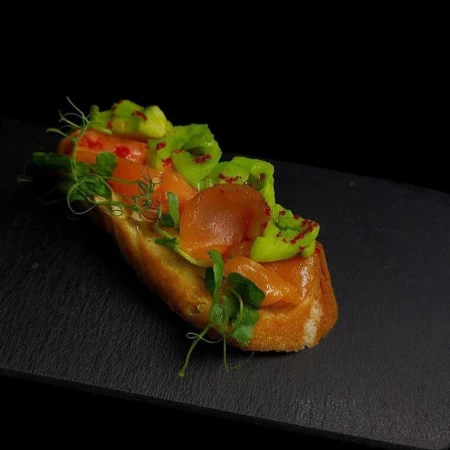 Брускетта лосось