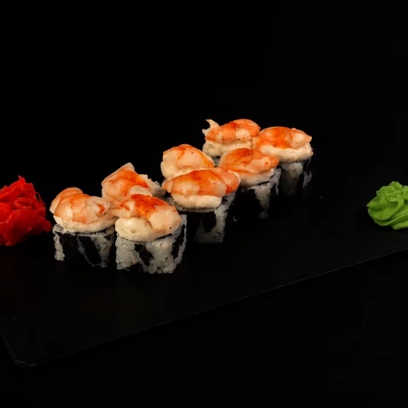 Ролл с крилем и креветкой