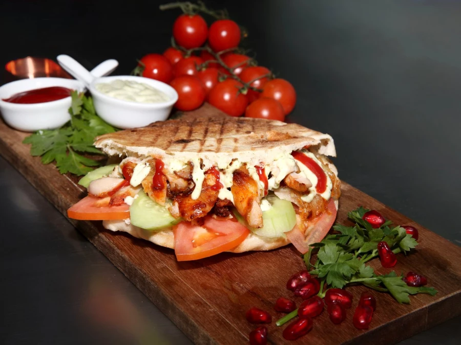 Шаурма в пите куриная