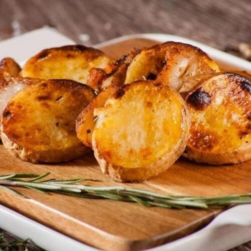 Картофель, приготовленный на мангале