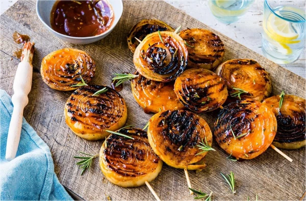 Лук на мангале