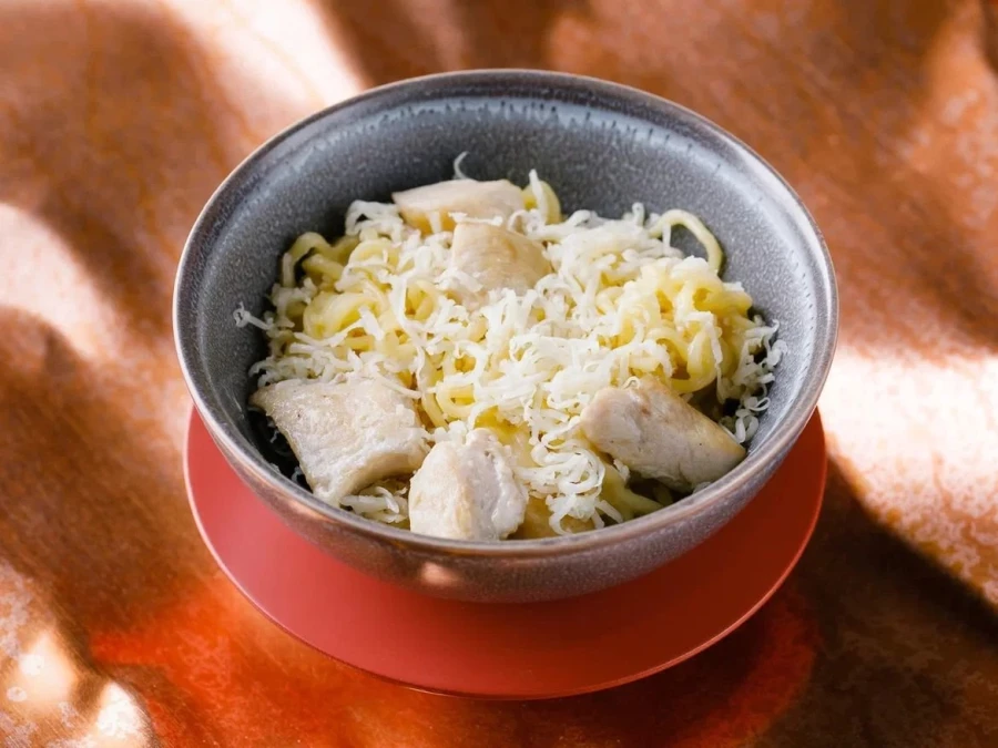Сливочно-сырный вок с курочкой 