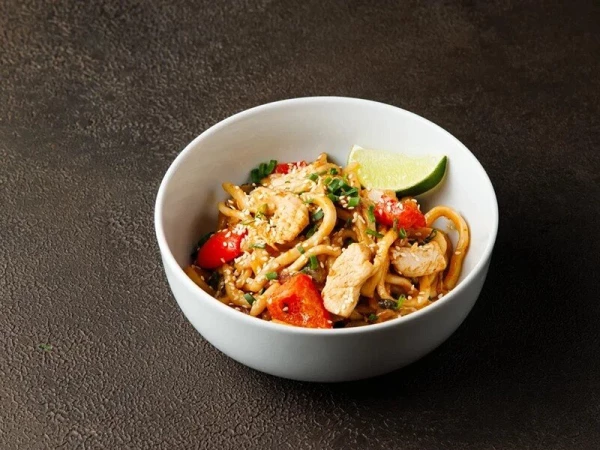 Удон Том ям с курицей