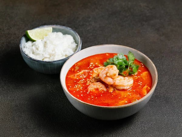 Том ям с морепродуктами 