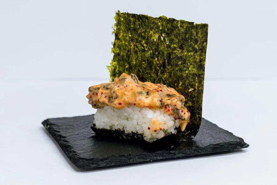 Гункан с угрём 