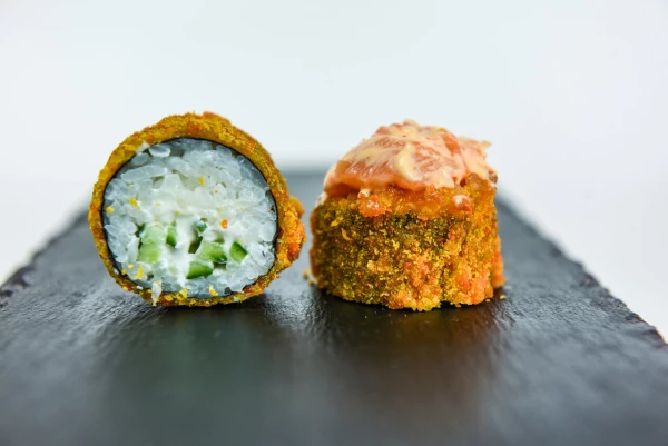 Спайси ролл с лососем