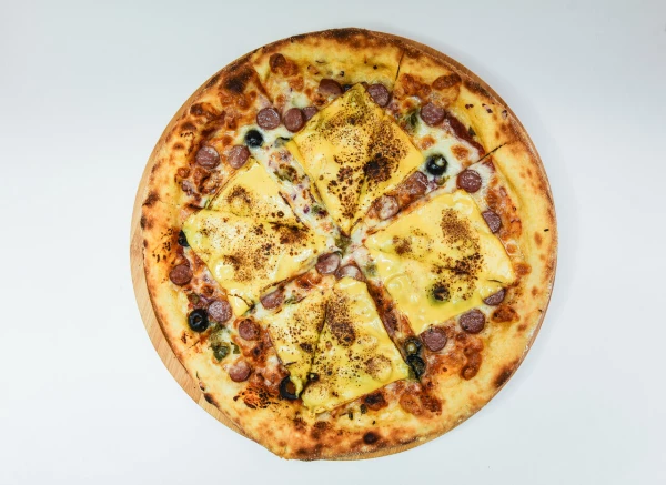 Пицца "Чеддер и колбаски"