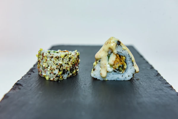 Ролл мидии орех