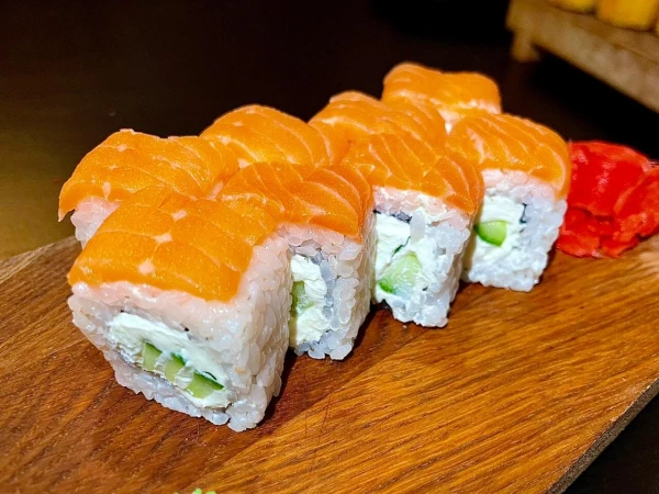 Ролл "Филадельфия лайт" с луком 