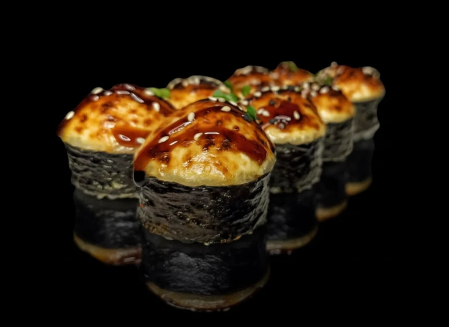 Запеченный ролл с тунцом