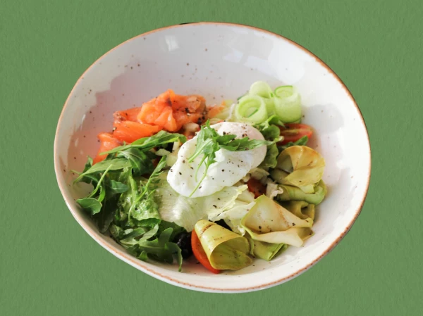 С семгой и яйцом пашот