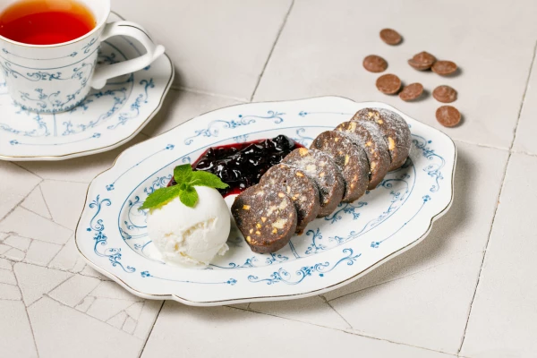 Шоколадная салями с фисташкой и коньяком