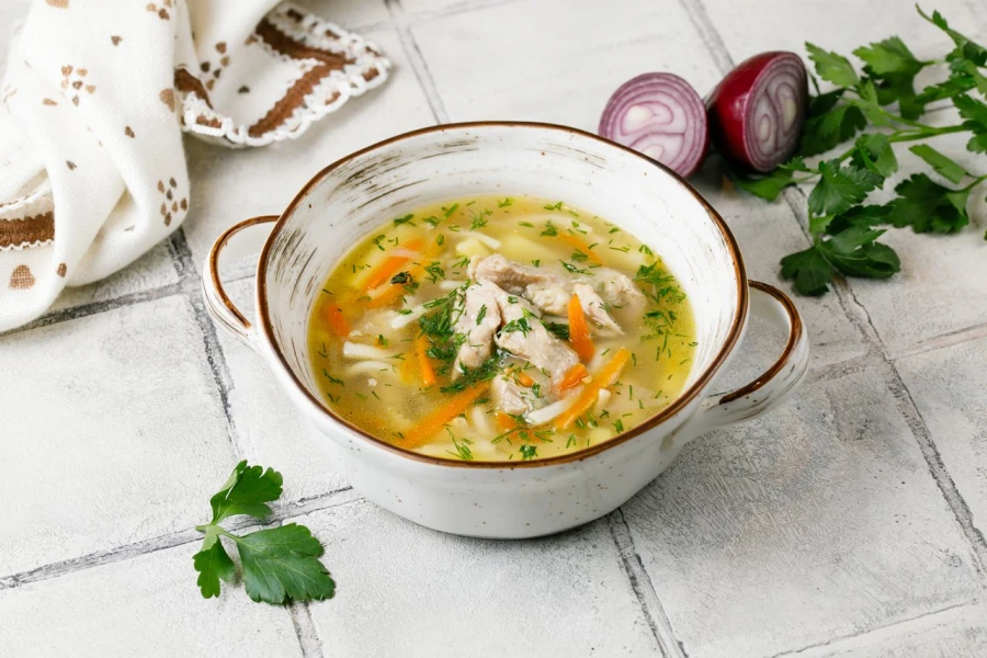 Куриный с домашней лапшой