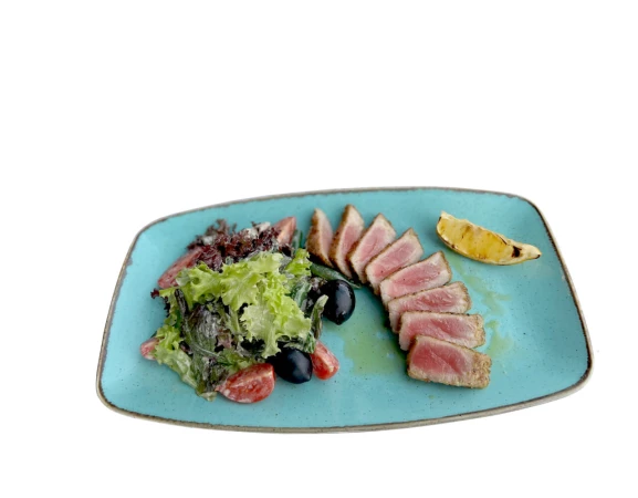 Салат с тунцом