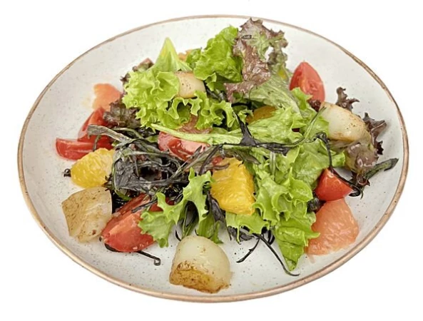 Салат с гребешком