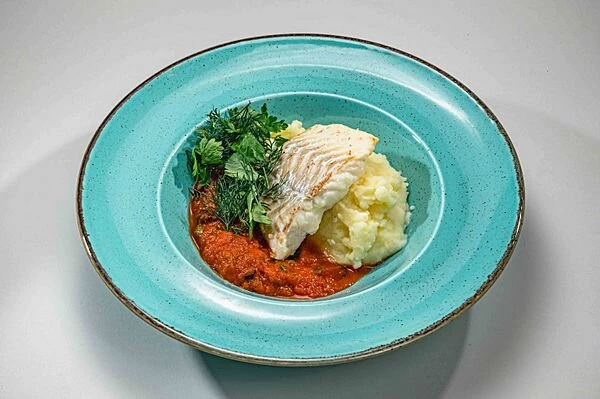 Филе трески под соусом путанеска