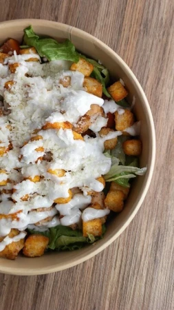 САЛАТ ЦЕЗАРЬ С КУРИЦЕЙ