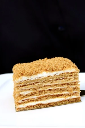 Пирожное медовое