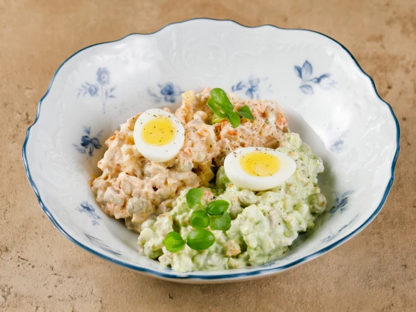 Оливье с курицей и языком