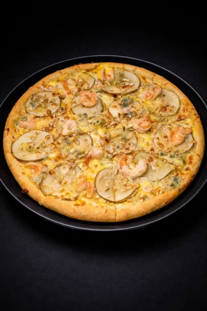 ПИЦЦА С КРЕВЕТКАМИ И ГОРГАНЗОЛОГОЙ