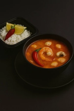 ТОМ ЯМ С МОРЕПРОДУКТАМИ