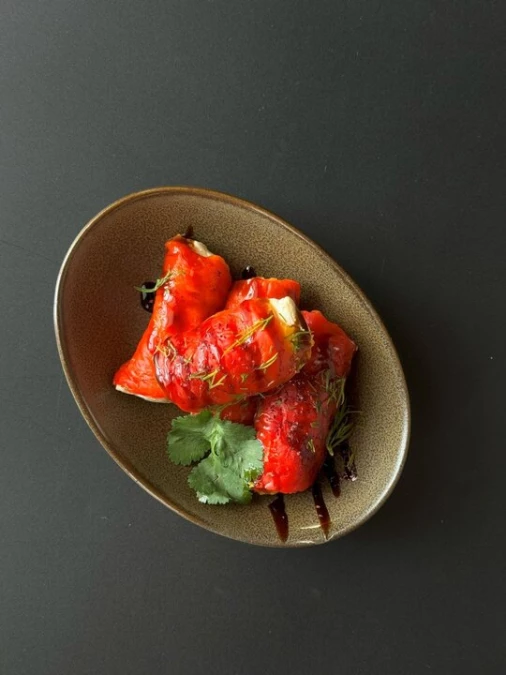 Рулетики из печеного болгарского перца