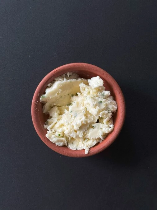 Масло взбитое с чесноком 40г