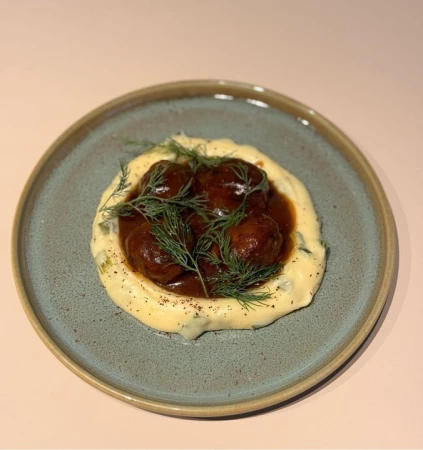 Митболы по-мегрельски в сливочном соусе с картофельным пюре NEW