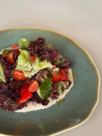 Овощной салат с майонезом из фасоли