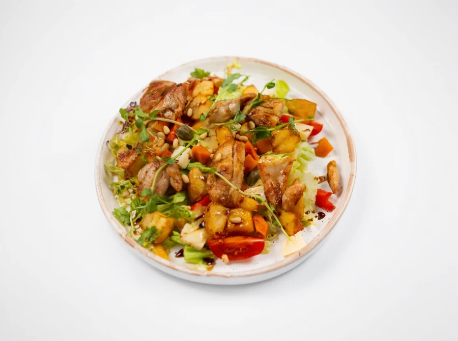 Шеф салат с курочкой гриль