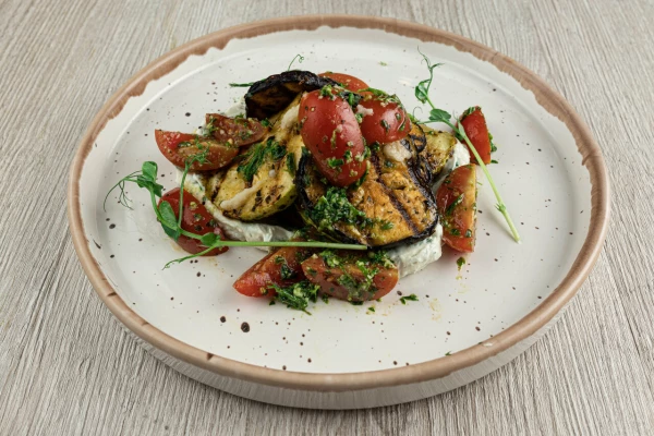 Овощи гриль с творожным кремом