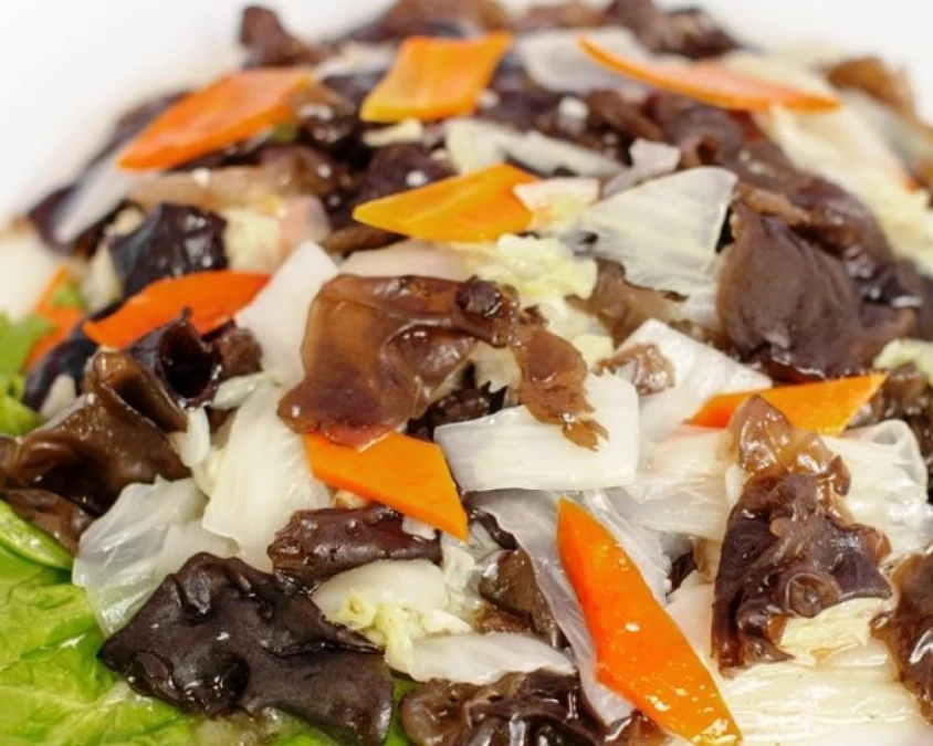  Черные грибы с китайской капустой