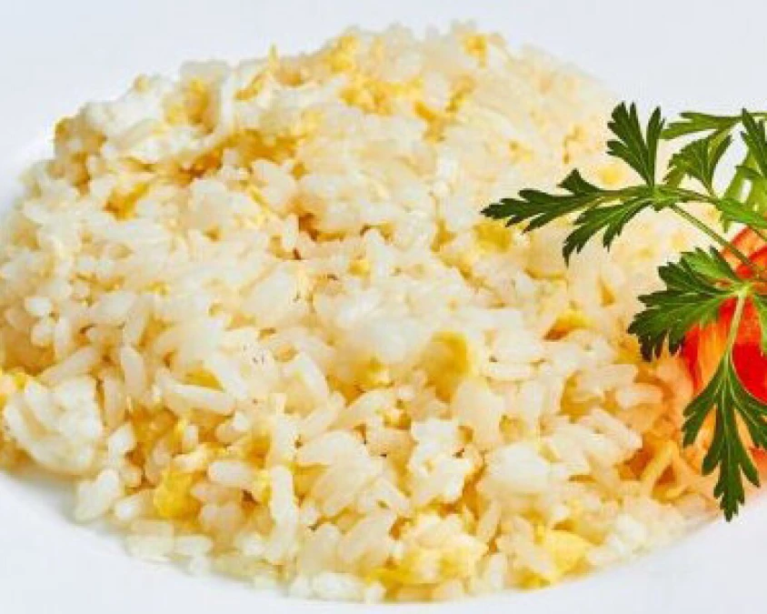  Рис жаренный с яйцом