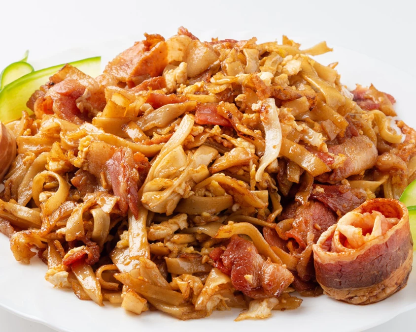 Лапша с беконом и яйцом