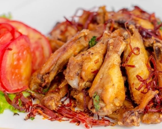  Куриные крылышки с кинзой и перцем