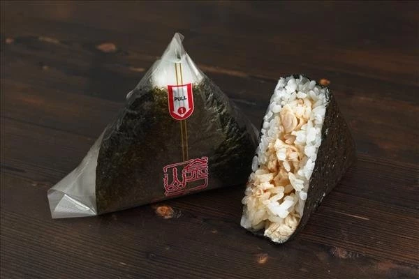Онигири со "снежным крабом"