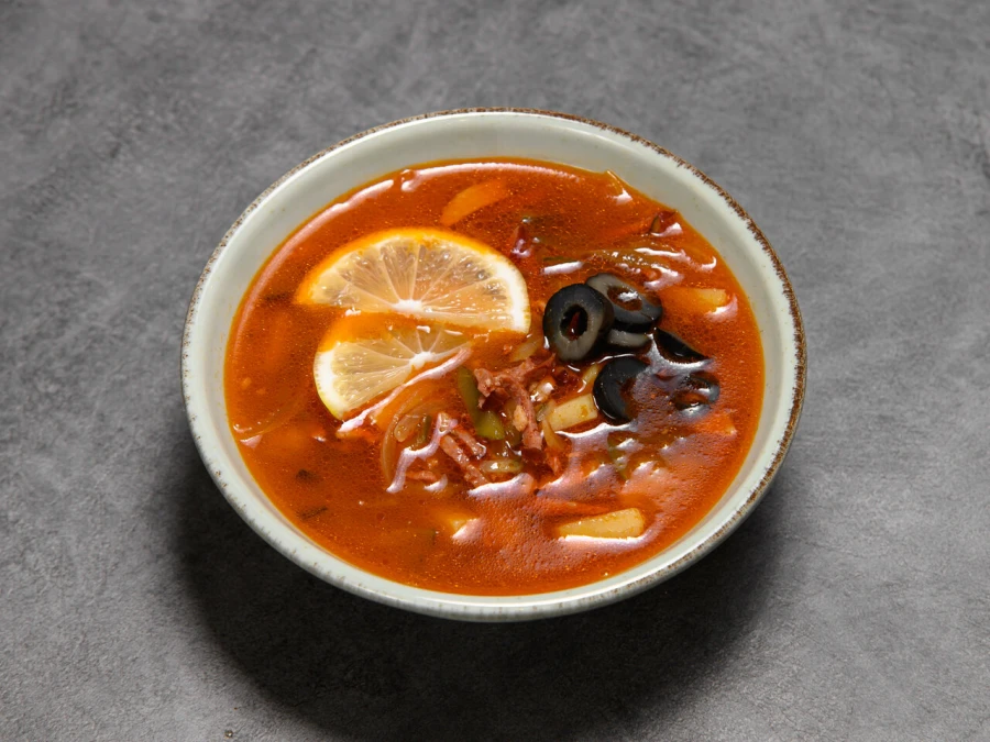 Солянка мясная по-домашнему