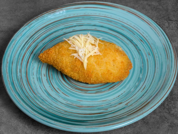 Куриная котлета с грибным соусом