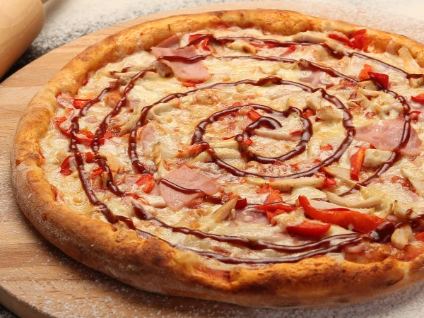 Чикен барбекю пицца