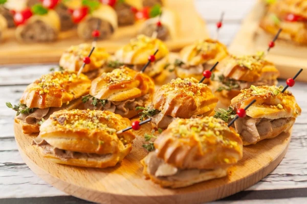 Эклеры с нежным куриным паштетом