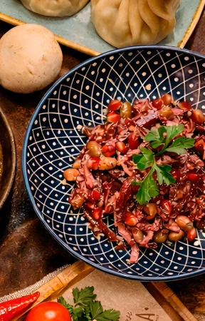 Салат с красной фасолью, свеклой и грецким орехом