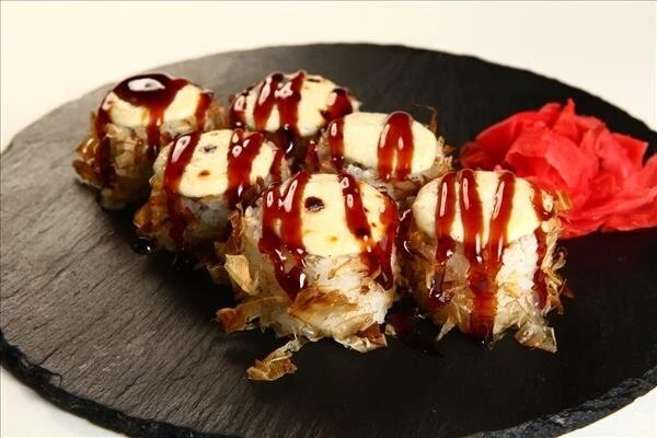 Запечённый ролл с креветкой