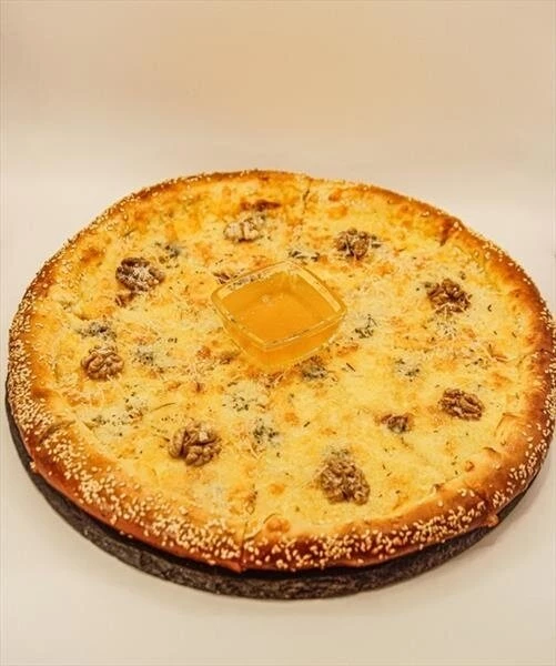 Пицца "6 сыров"*