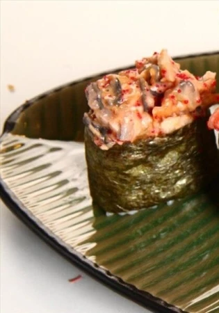 Гункан с угрём