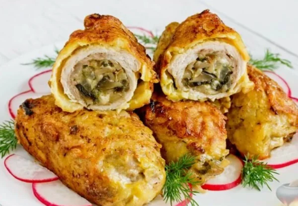 Мясные рулетики с грибами в шубке из картофеля