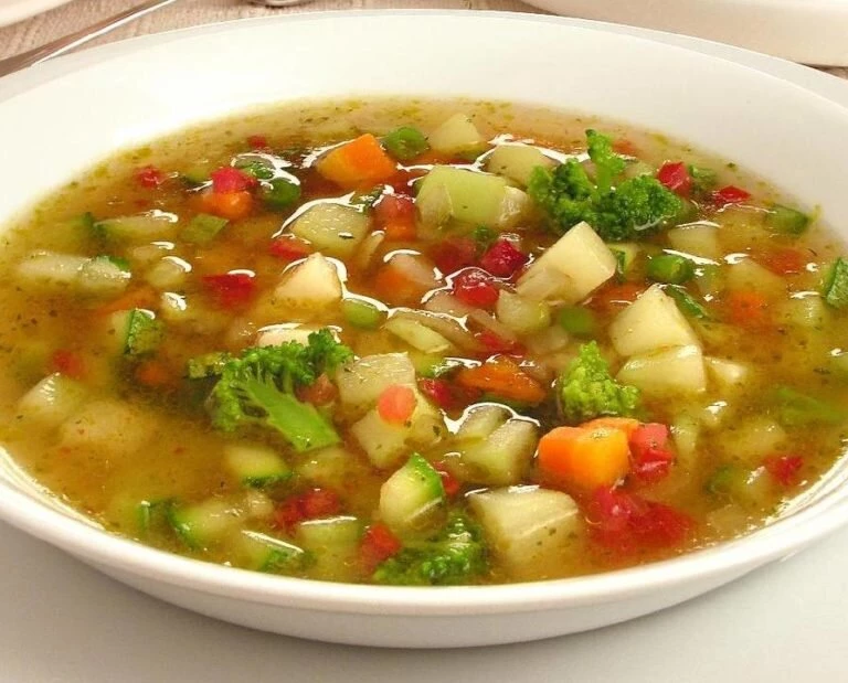 Суп овощной с курицей