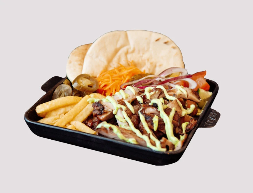 Курочка гриль на тарелке