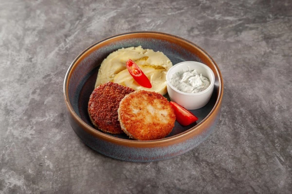 Щучьи котлеты с картофельным пюре