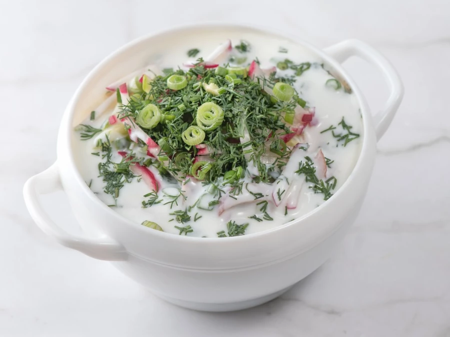 Окрошка с копченой куриной грудкой на айране