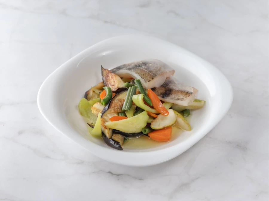 Филе судака с овощами